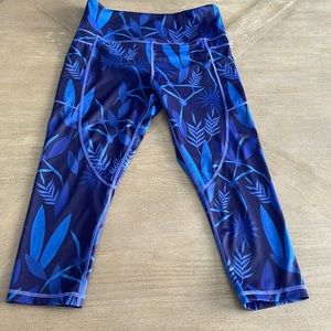 Zyia EUC size 8-10 womens patterned capris